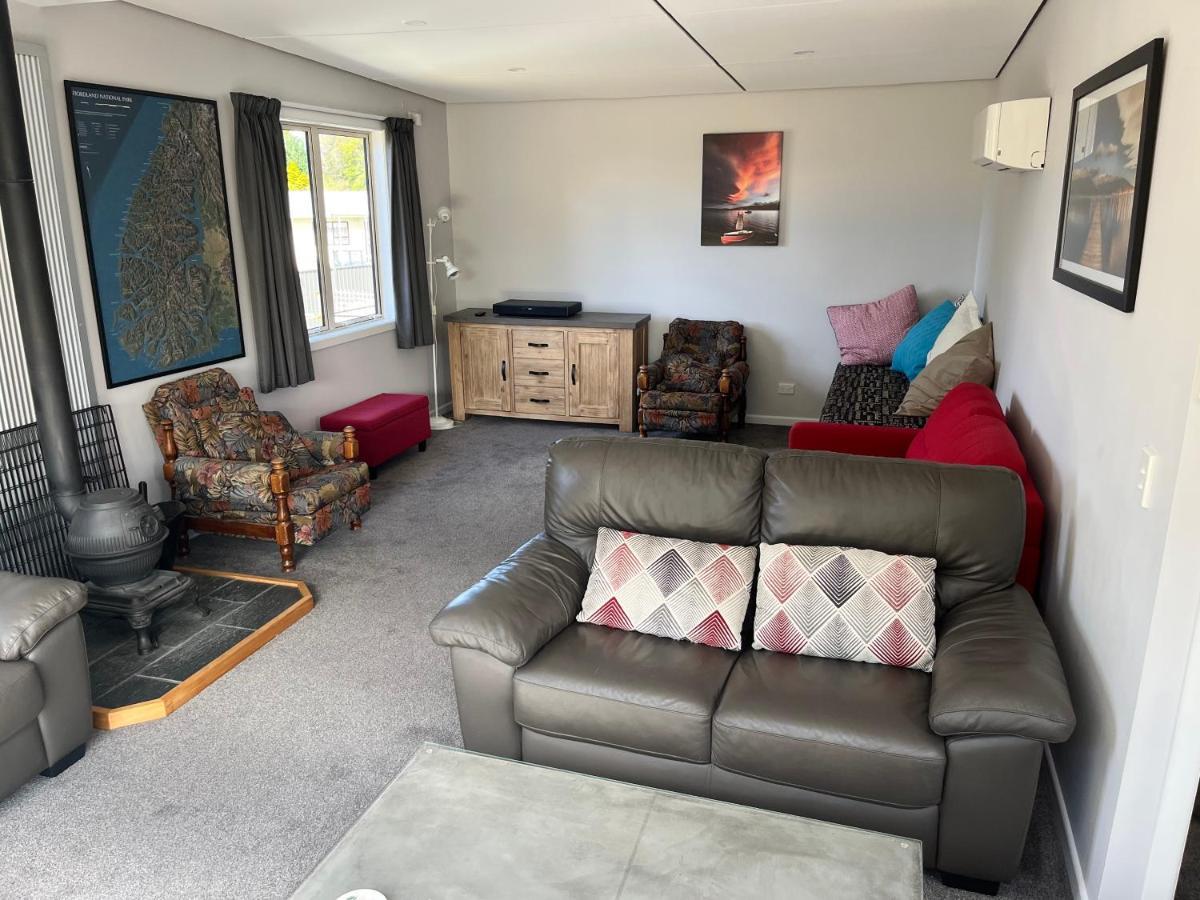 Fergus Hideaway Villa Te Anau Luaran gambar